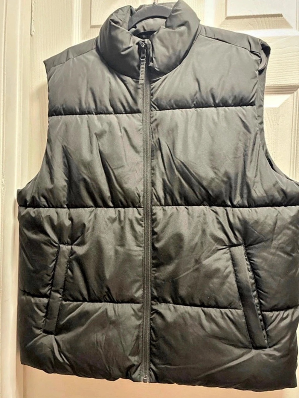 Old Navy men’s Black Puffer Vest Like New